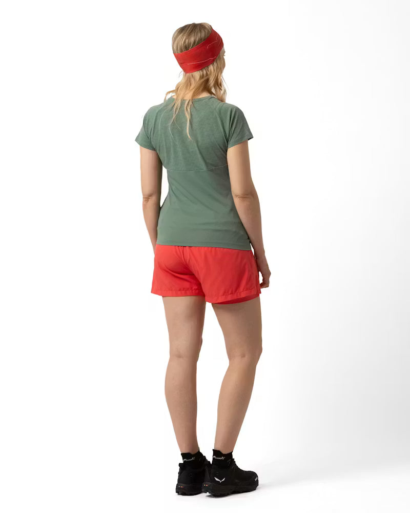 Lara Iconic Tech T-Shirt Wmn