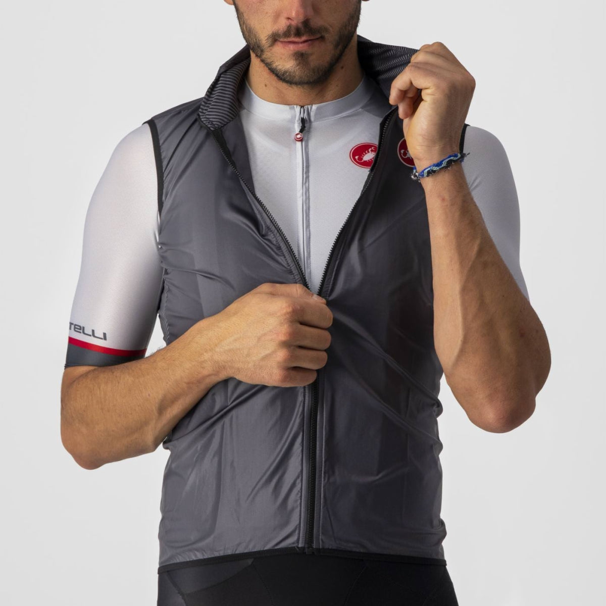Aria Vest M
