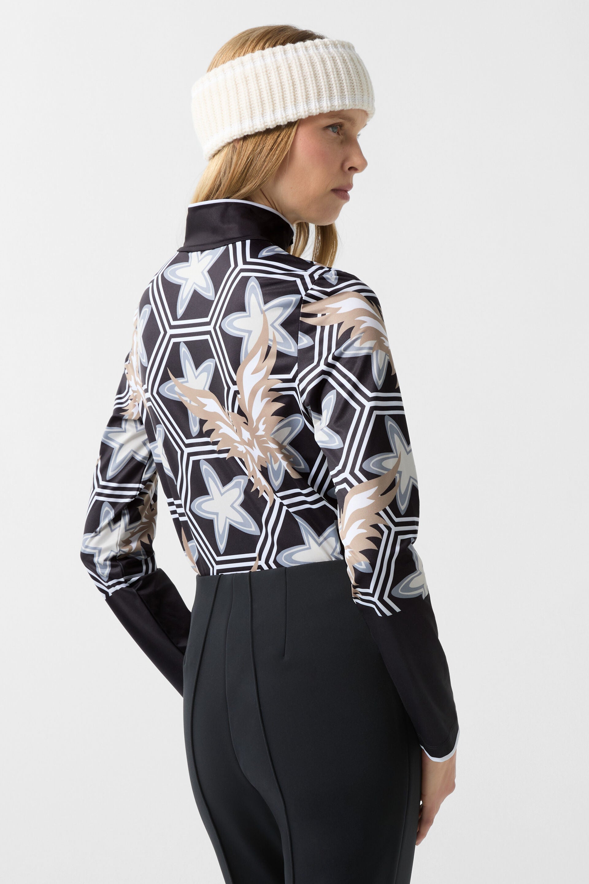 Amira First Layer Wmn