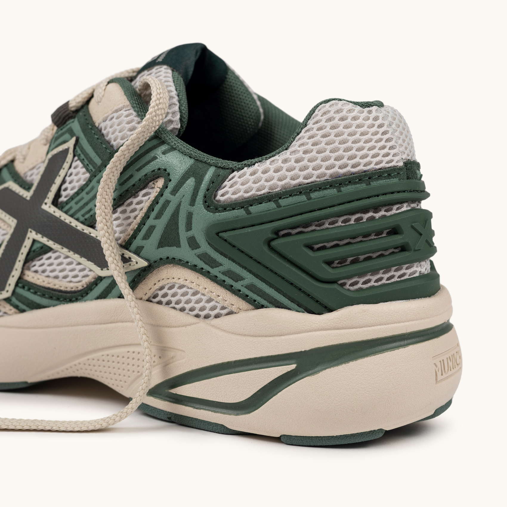 M2000 Sneaker Man