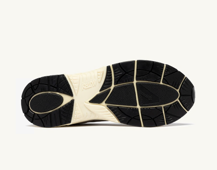 Hyperway Low in Marshmallow, Lead Suede and Mesh Man